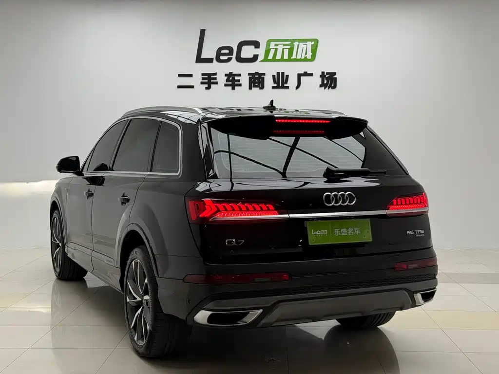 Audi Q7 2023 55 TFSI quattro S line Sport