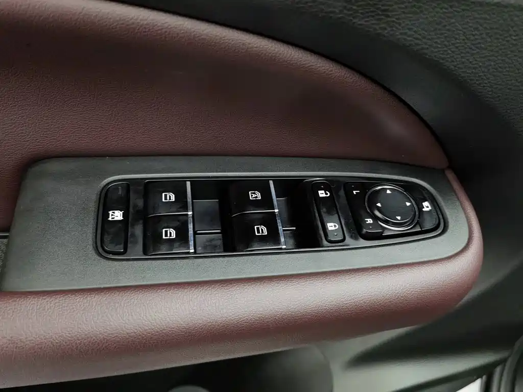 GAC Motor Trumpchi M6 — миниатюра 9