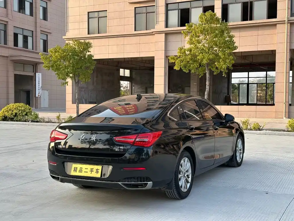 Hongqi Hongqi H5 — миниатюра 7