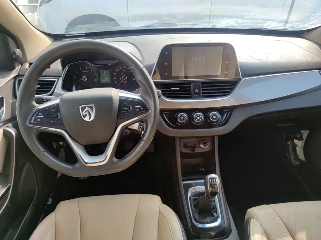 Baojun 310W — миниатюра 10