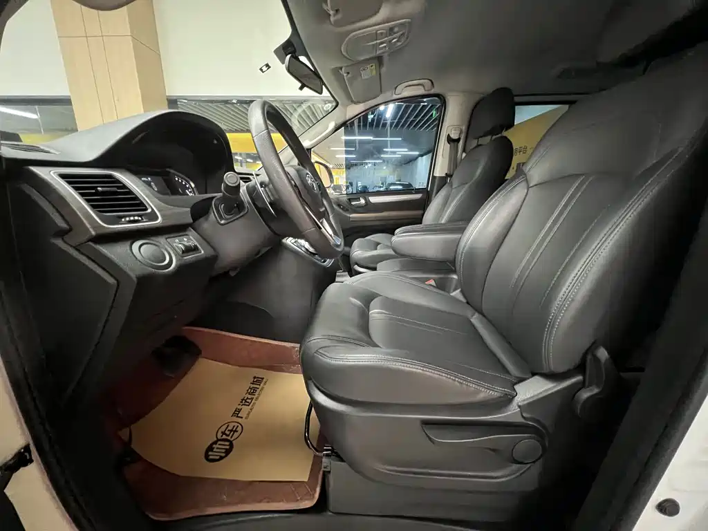 Maxus G10 2021 2.0T AT Elite 7 мест