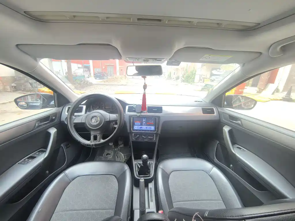 Volkswagen Santana — миниатюра 9