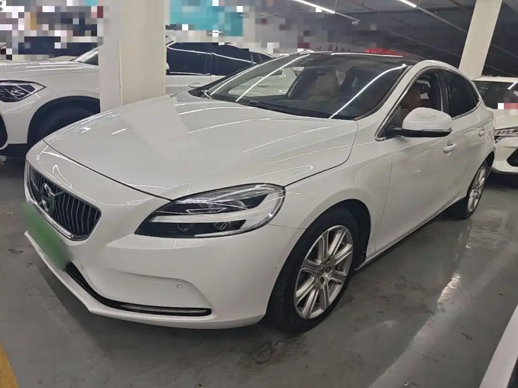 Volvo V40 — миниатюра 2