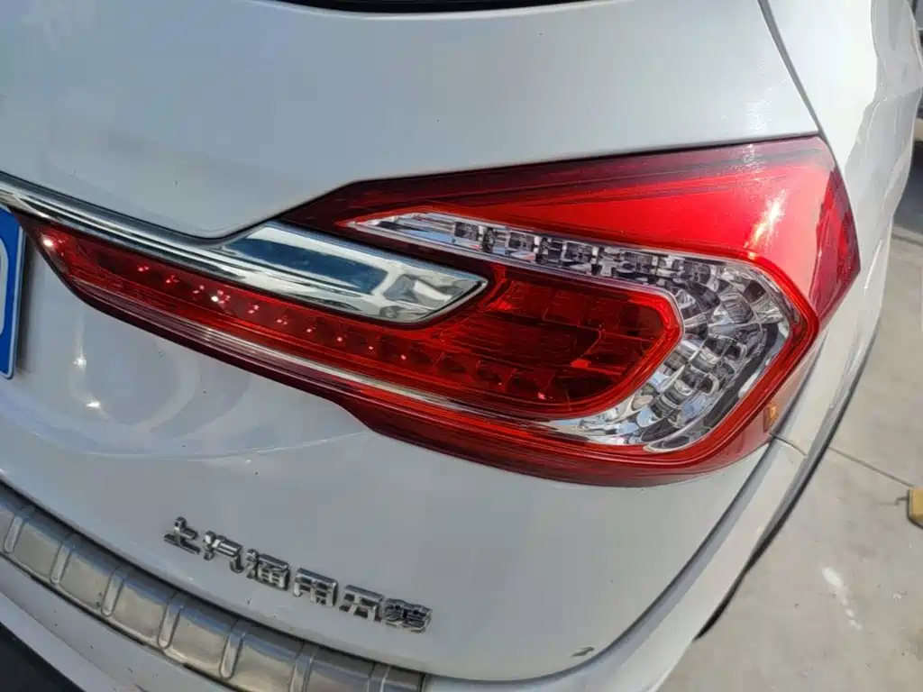 Baojun 310W — миниатюра 8