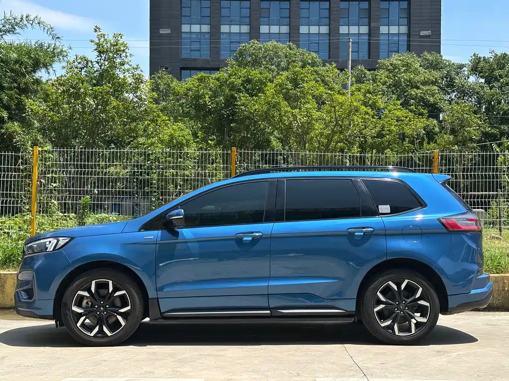 Ford Edge — миниатюра 7