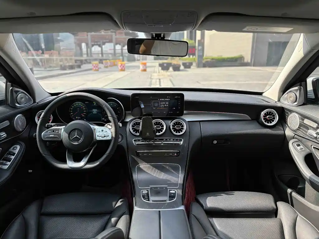 Mercedes-Benz C-Class — миниатюра 5