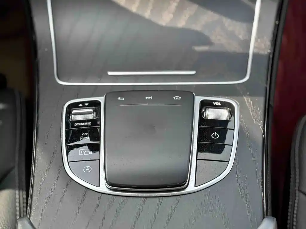 Mercedes-Benz C-Class — миниатюра 17