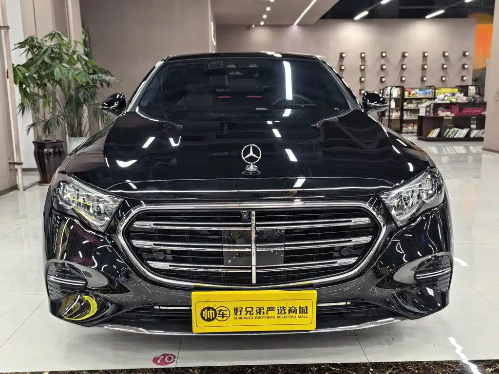 Mercedes-Benz E-Class — миниатюра 2