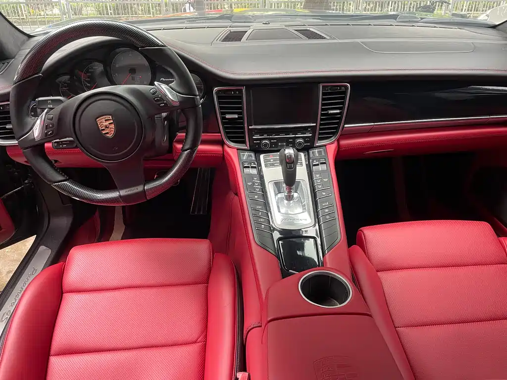 Porsche Panamera 2010 Panamera 4S 4.8L