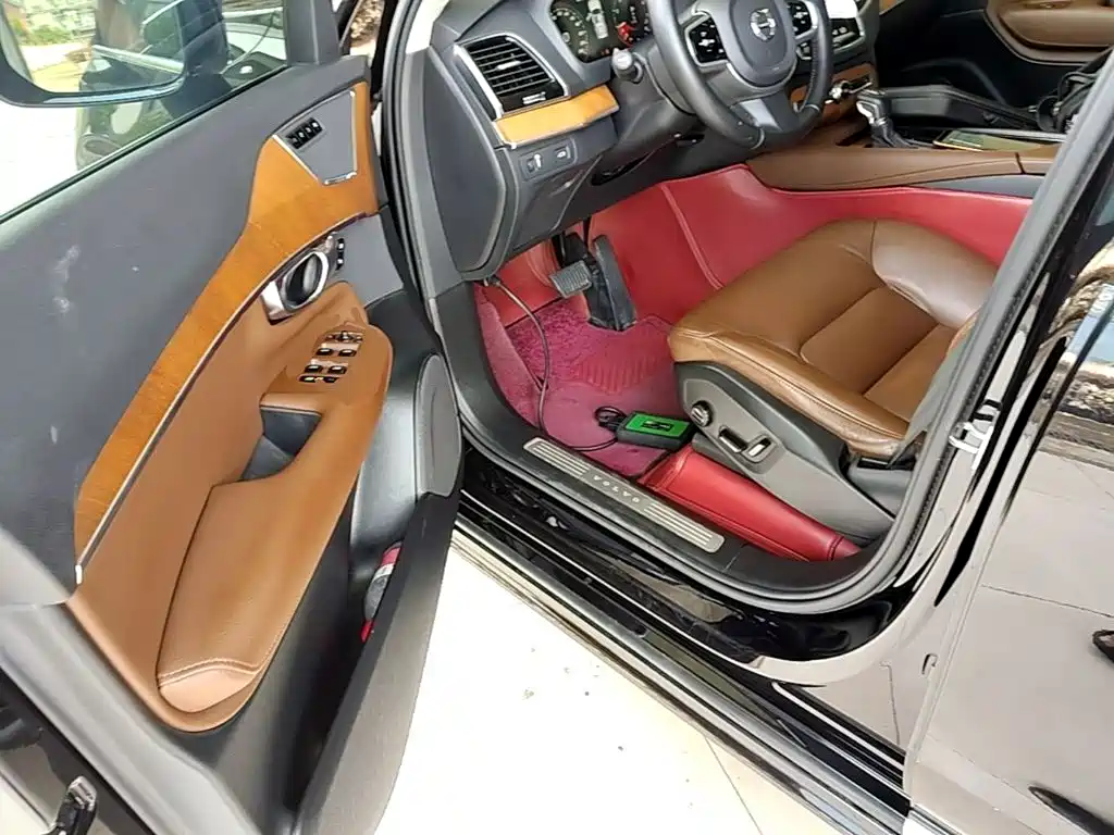 Volvo XC90 — миниатюра 16