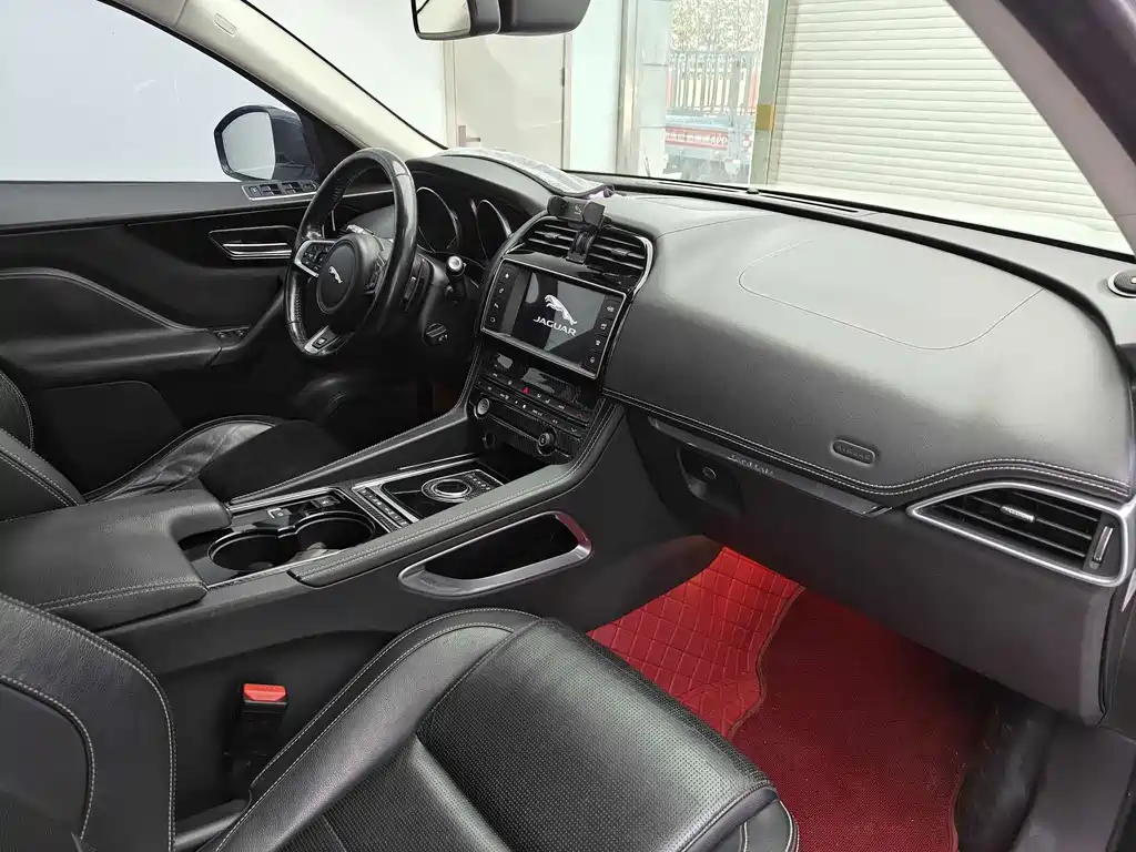 Jaguar F-PACE — миниатюра 13