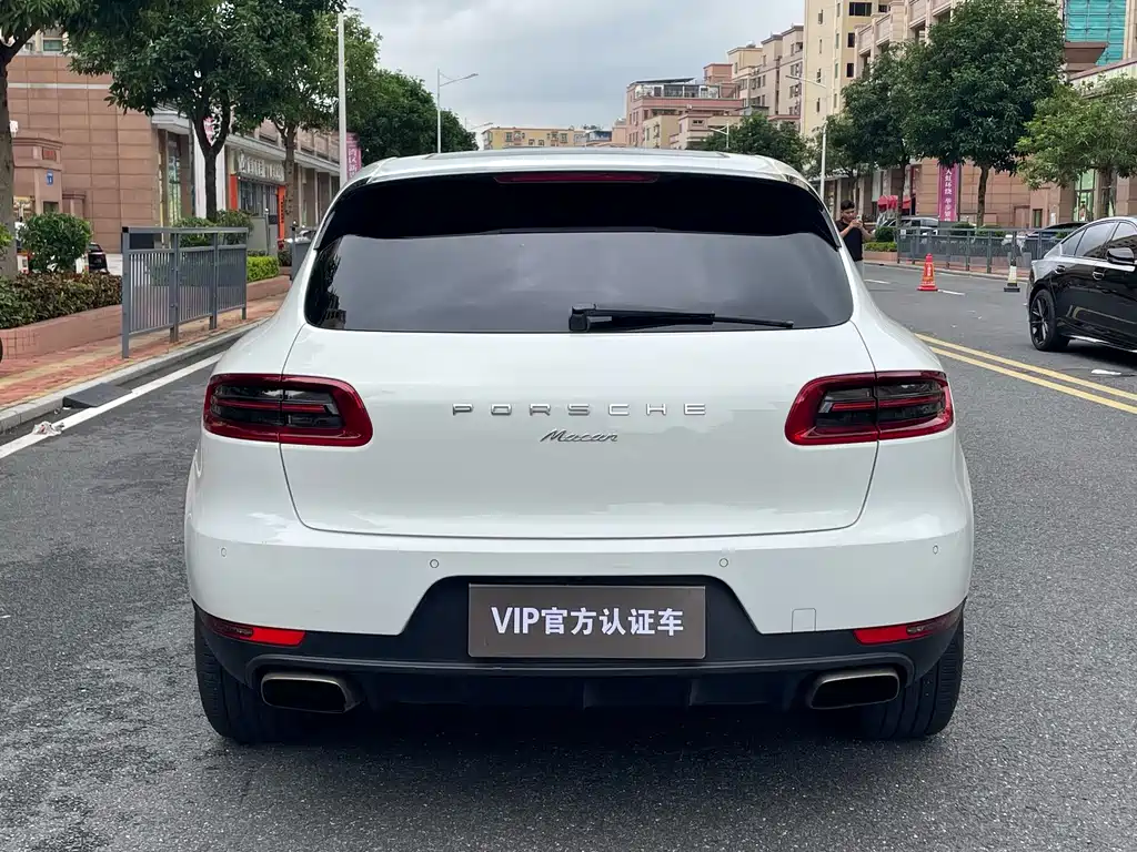 Porsche Macan — миниатюра 8