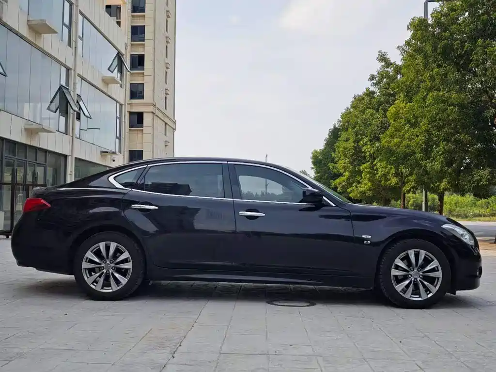 Infiniti Q70 2013 Q70L 2.5L Comfort