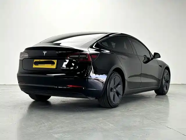 Tesla Model 3 — миниатюра 9