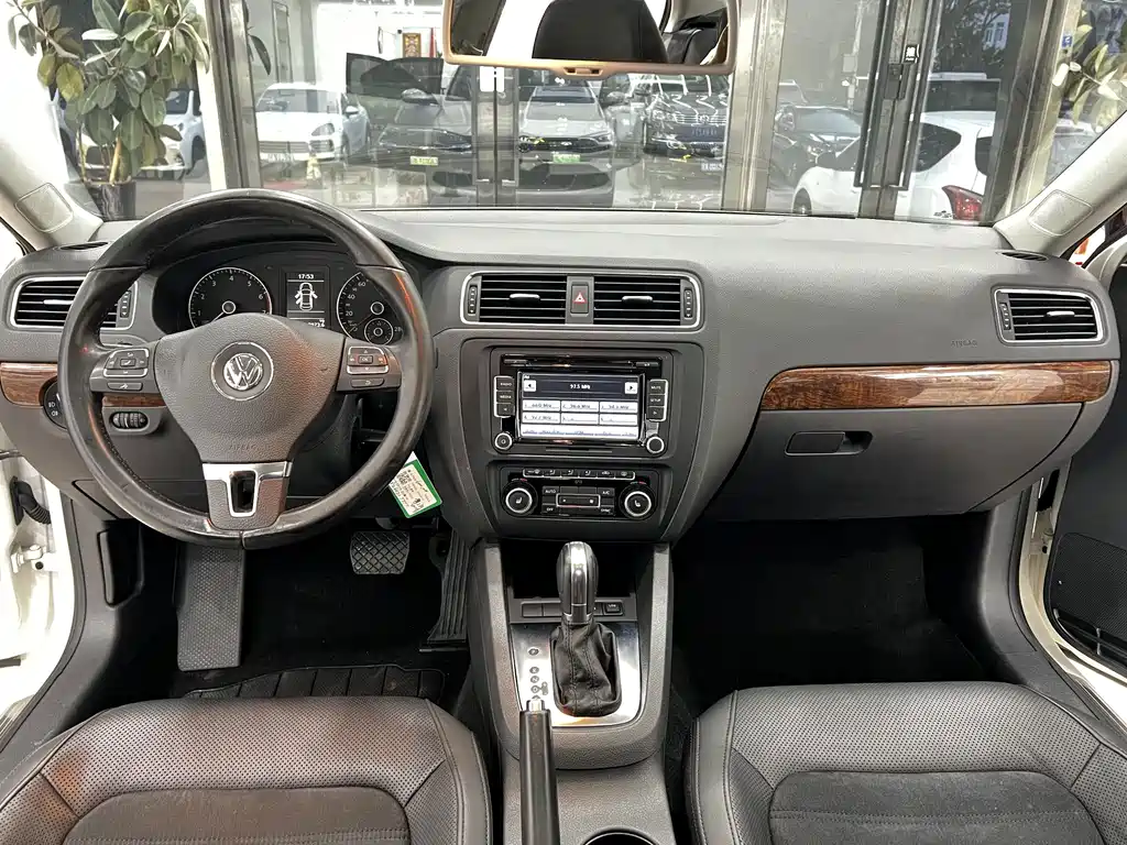 Volkswagen Sagitar — миниатюра 15