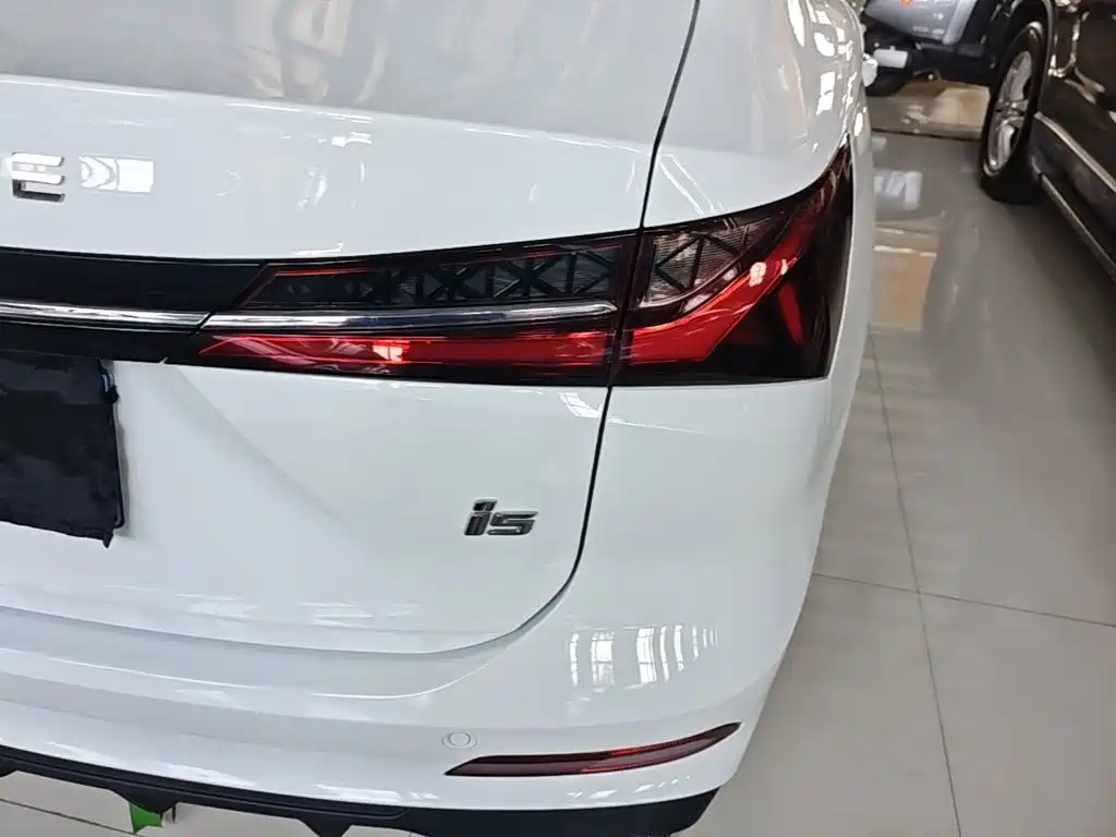 Roewe i5 — миниатюра 8