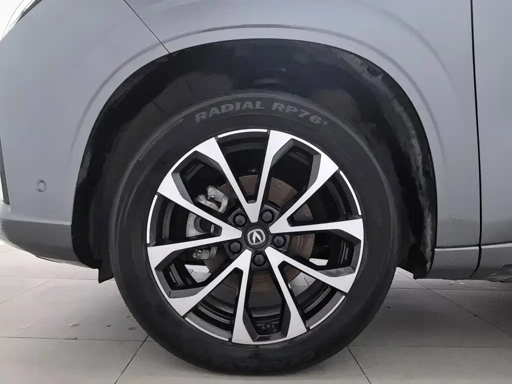 Changan UNI-Z New Energy — миниатюра 17