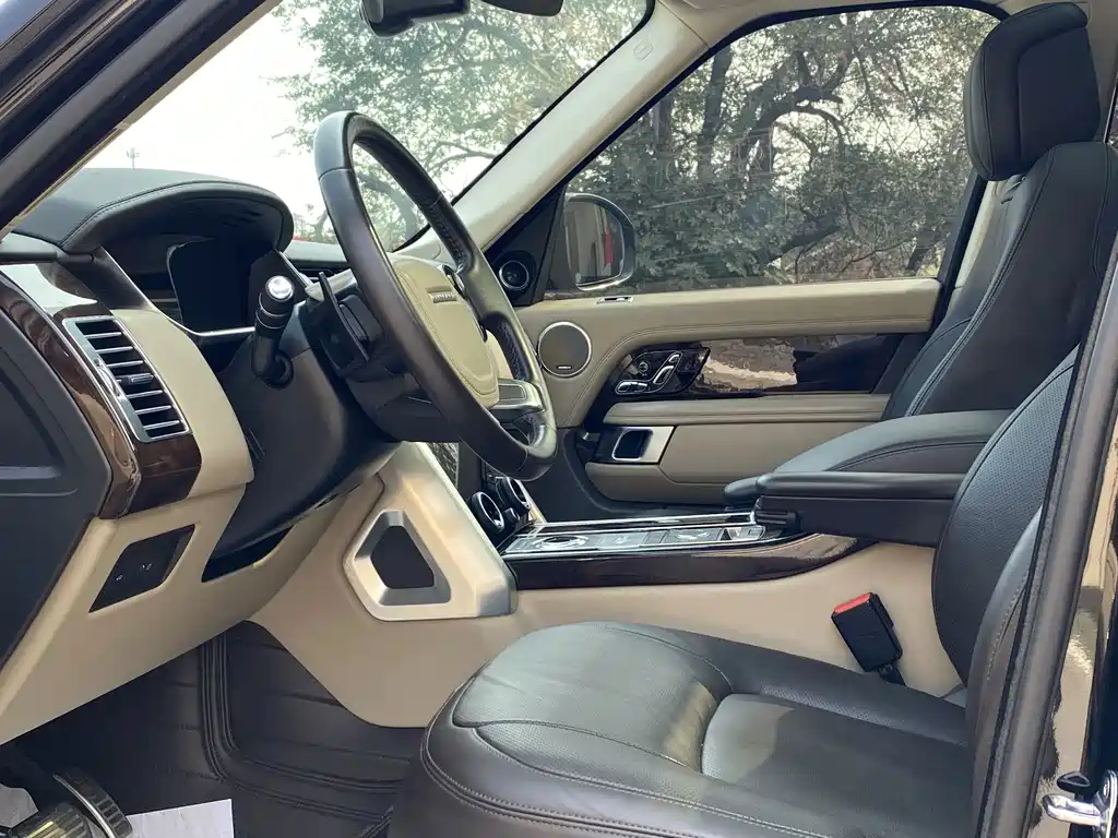 Land Rover Range Rover — миниатюра 4