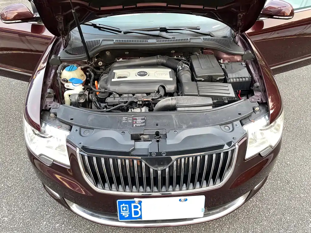 Skoda Superb — миниатюра 5