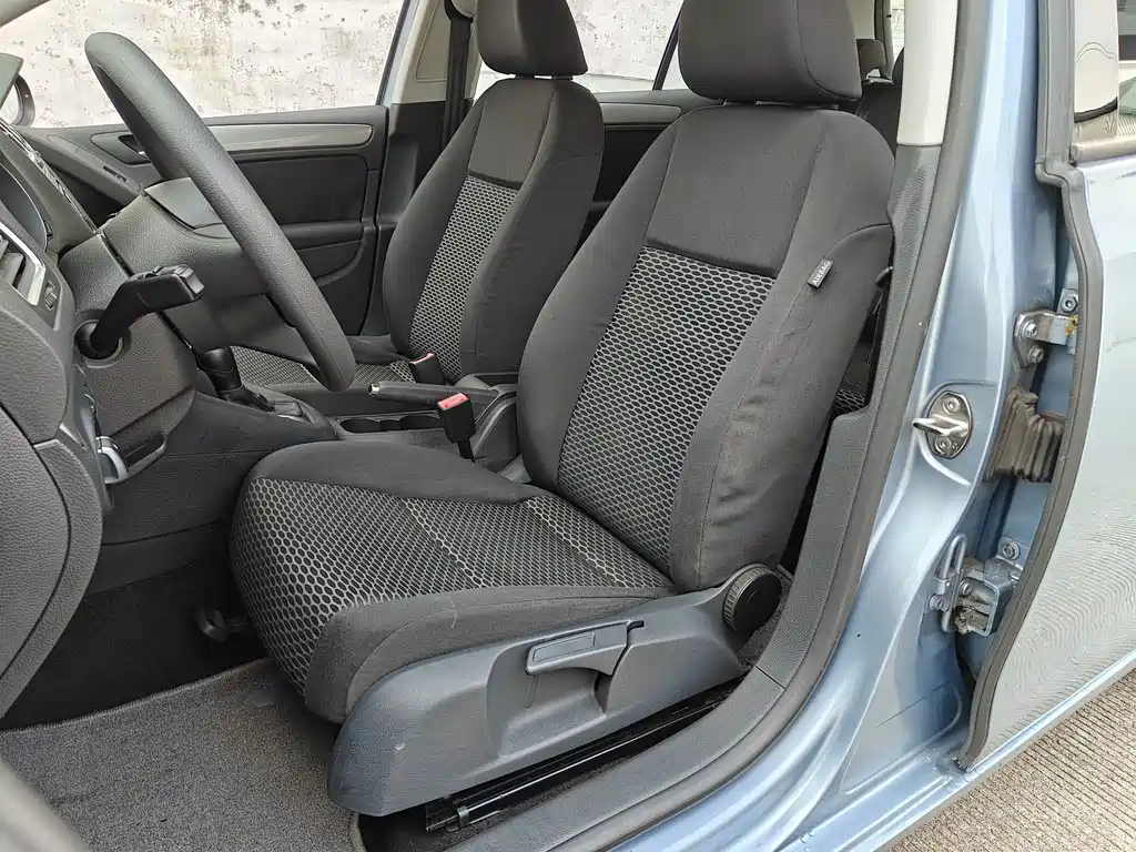 Volkswagen Golf — миниатюра 11
