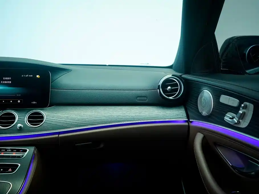 Mercedes-Benz E-Class — миниатюра 19