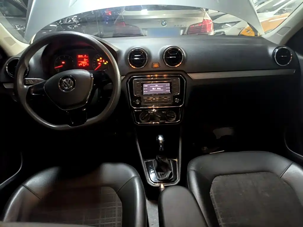 Volkswagen Jetta — миниатюра 10