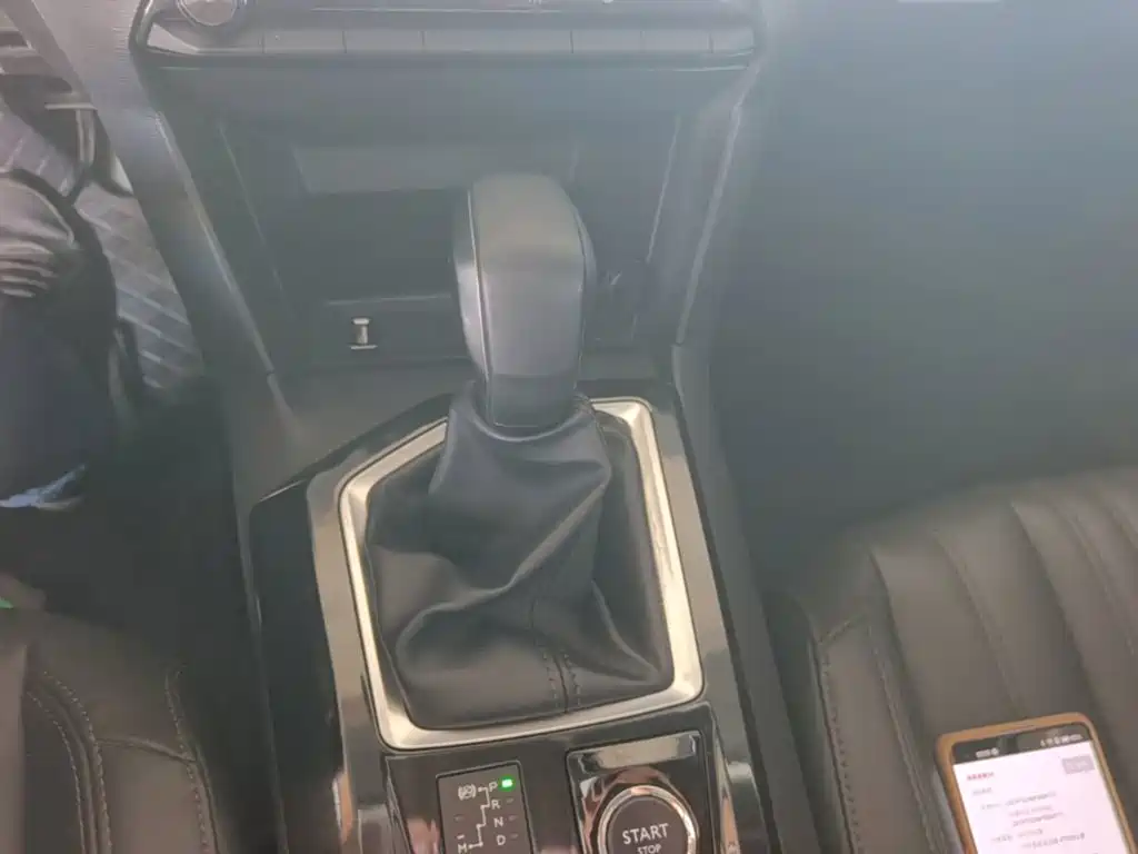 Peugeot 408 — миниатюра 14