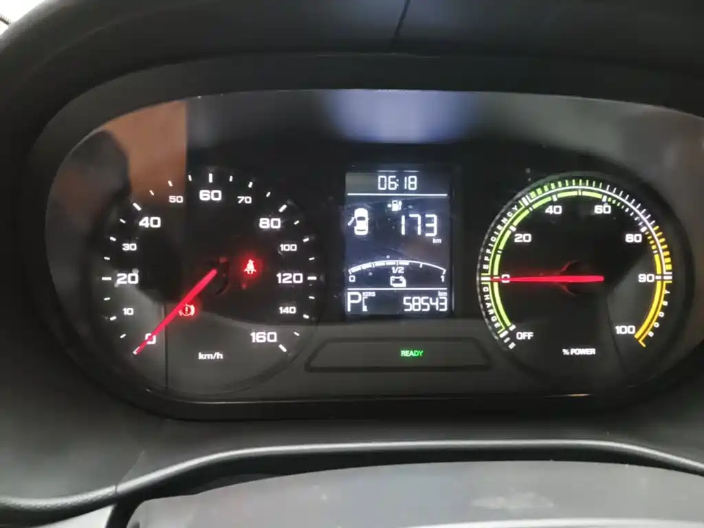 Roewe Clever — миниатюра 12