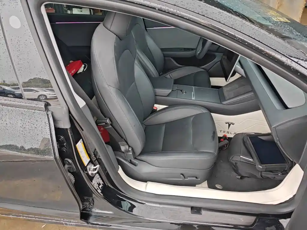 Tesla Model 3 — миниатюра 25