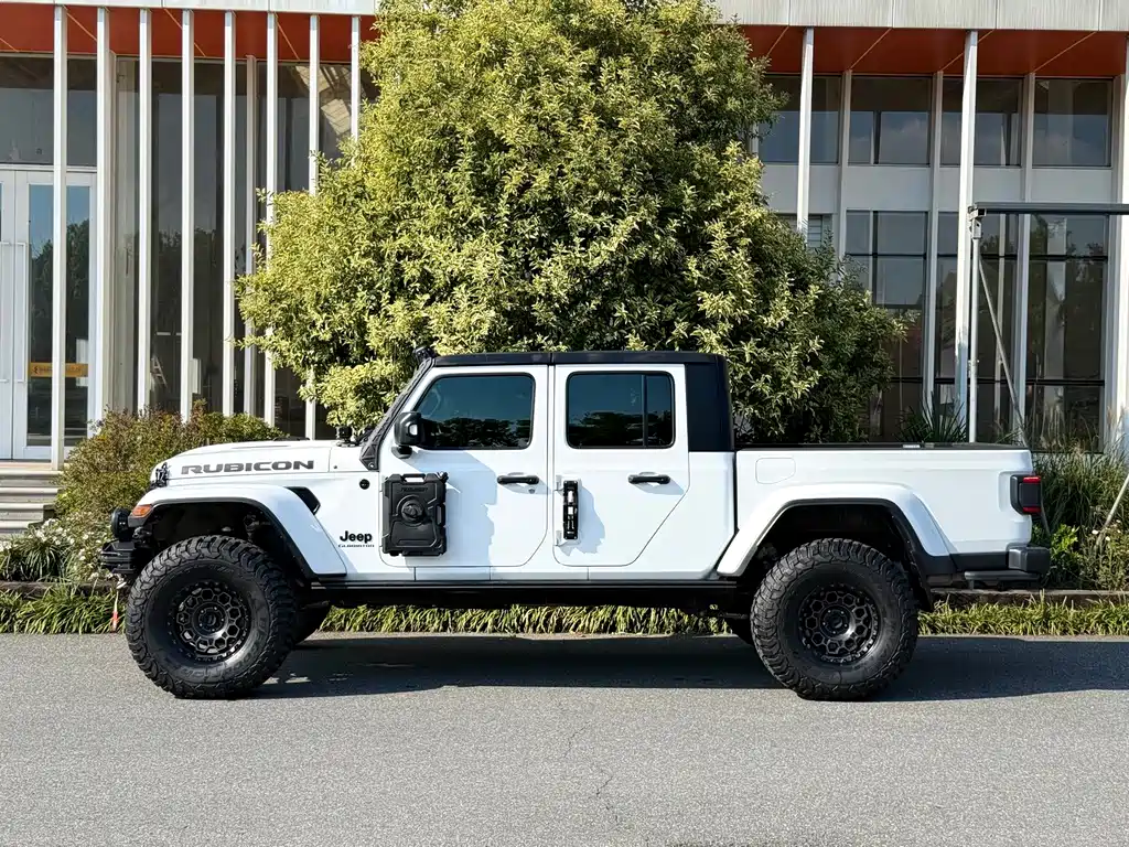 Jeep Gladiator — миниатюра 2