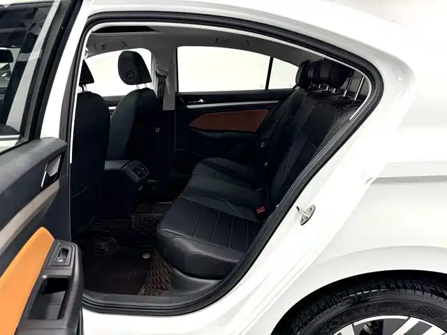 Volkswagen Bora — миниатюра 6