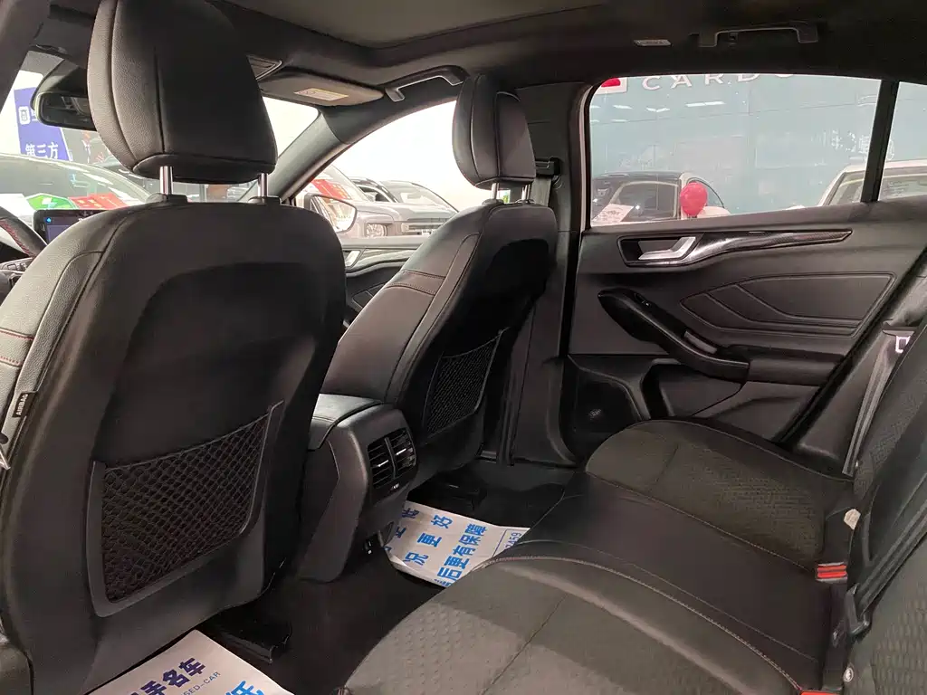 Ford Focus — миниатюра 8
