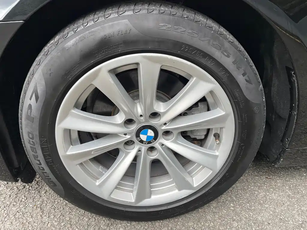 BMW 5 Series — миниатюра 10