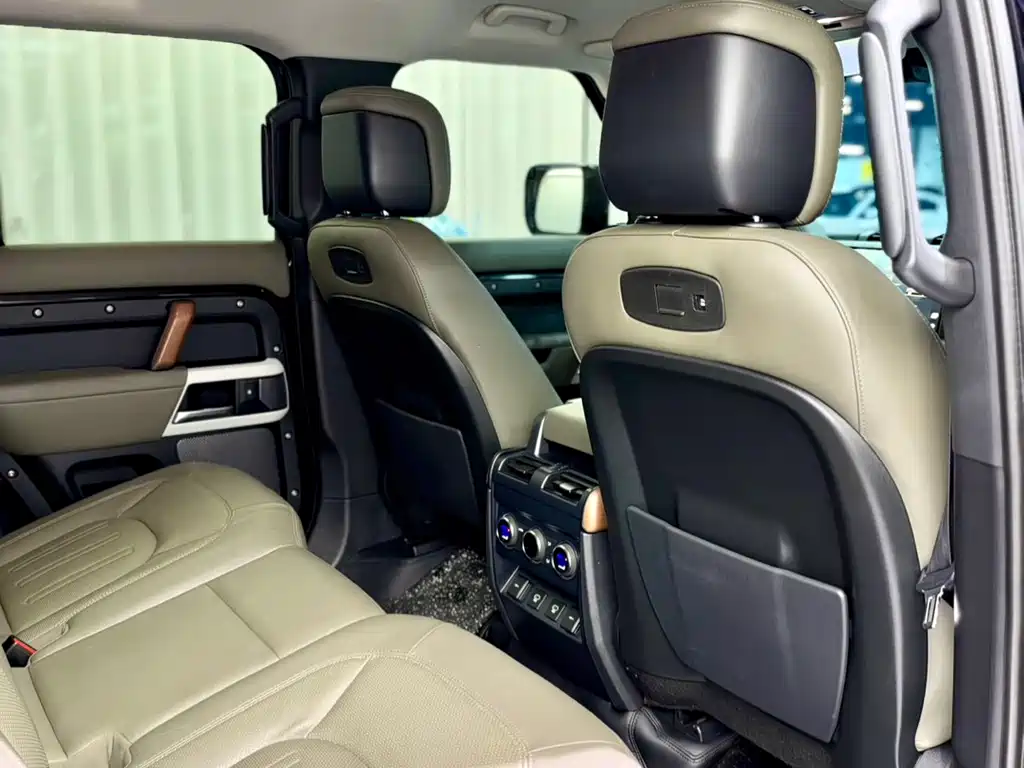 Land Rover Defender — миниатюра 16