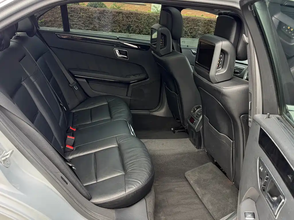 Mercedes-Benz E-Class — миниатюра 15