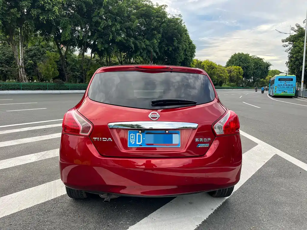 Nissan Tiida — миниатюра 5