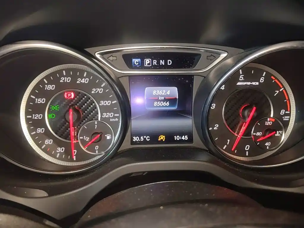 Mercedes-Benz GLA AMG — миниатюра 12