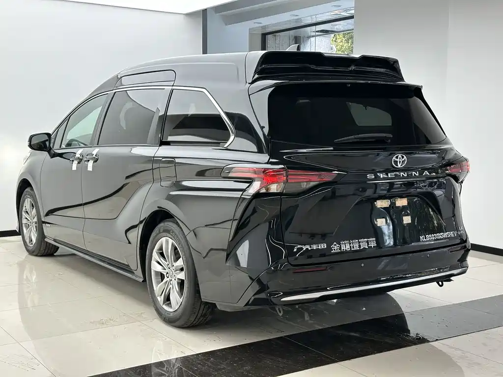 Toyota Sienna — миниатюра 5