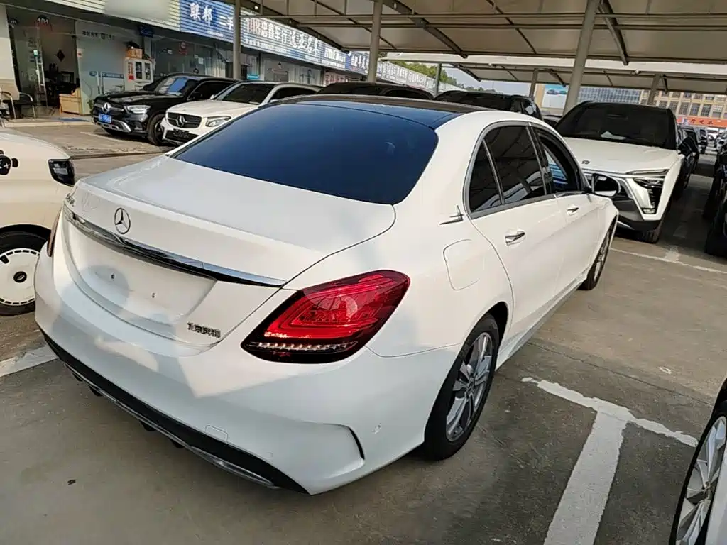 Mercedes-Benz C-Class — миниатюра 7