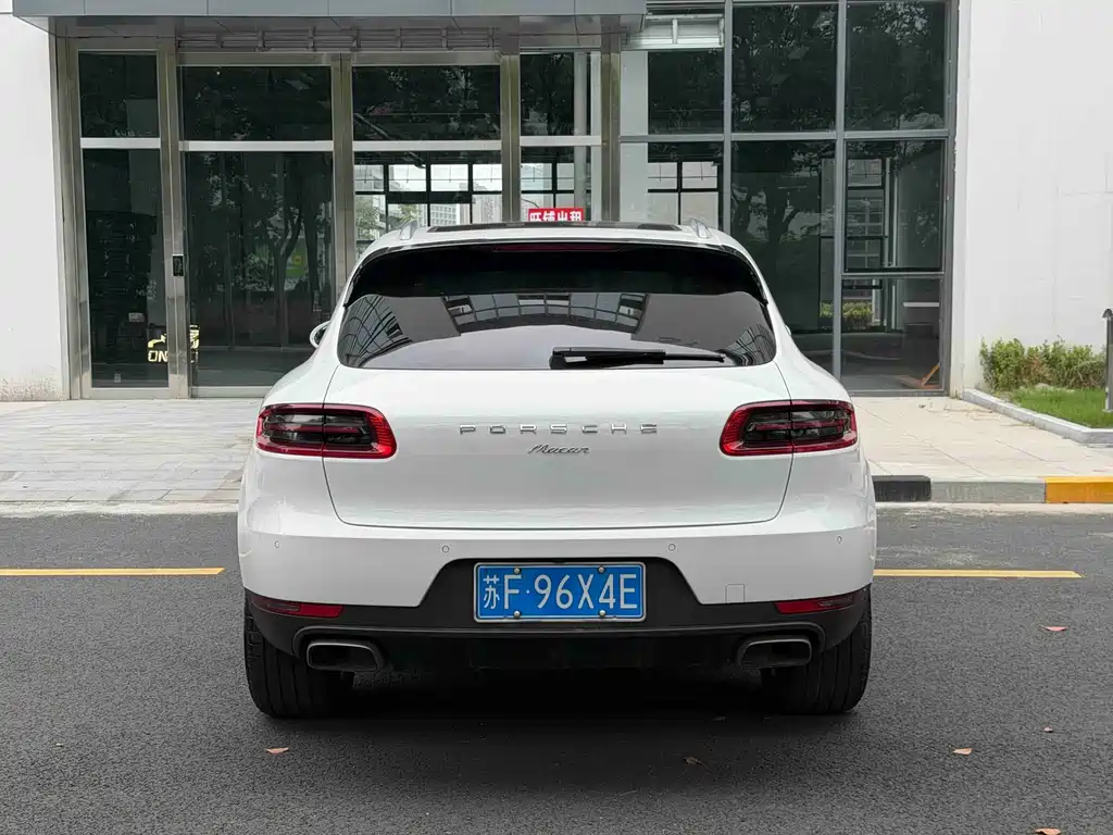 Porsche Macan — миниатюра 5