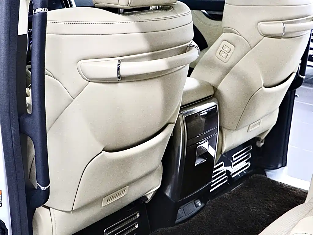 Toyota Alphard — миниатюра 13
