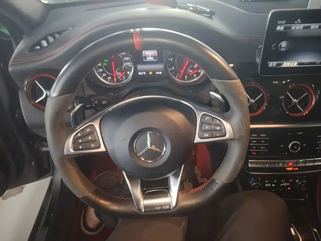 Mercedes-Benz GLA AMG — миниатюра 11