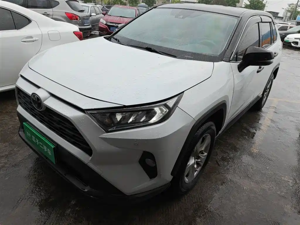 Toyota RAV4 2021 2.0L CVT 2WD Urban Edition