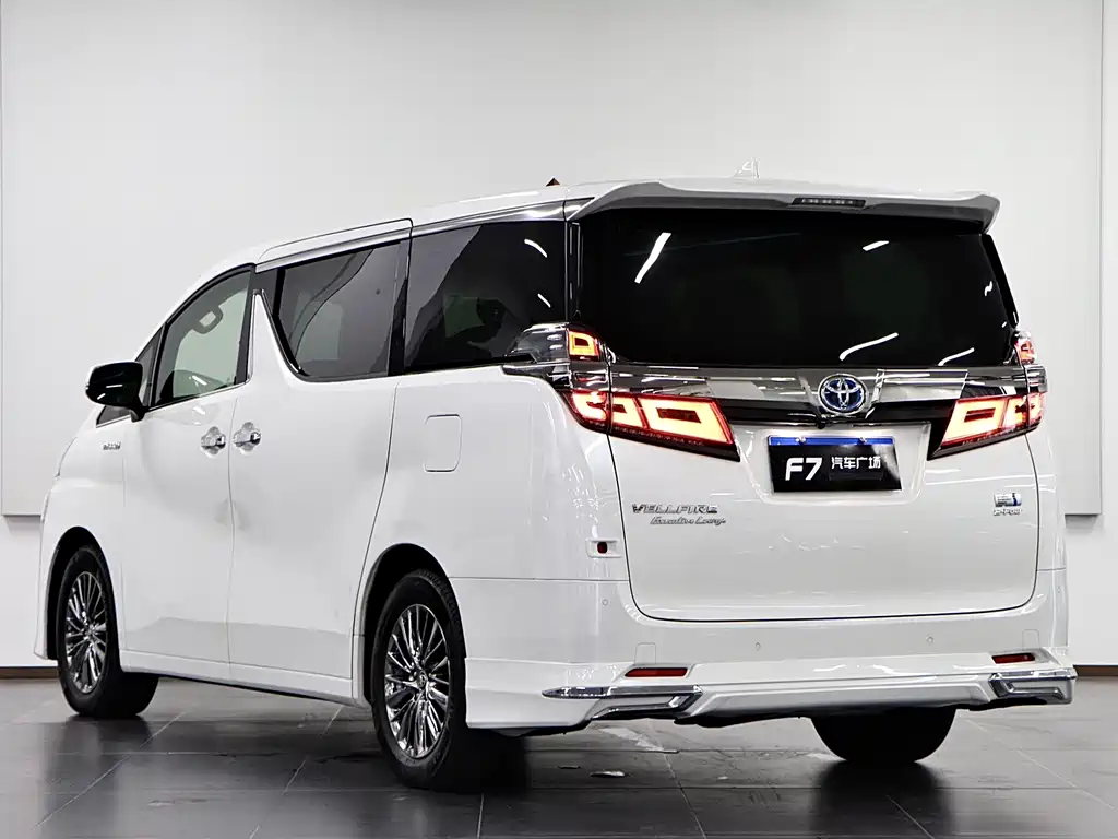 Toyota Vellfire — миниатюра 4