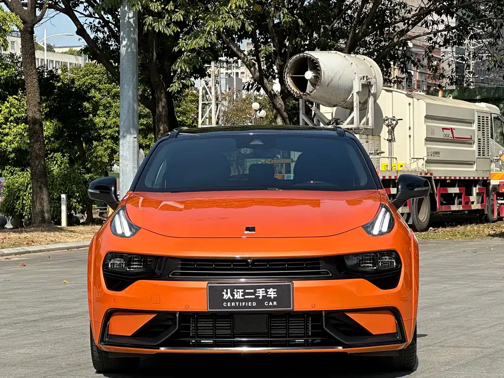 LYNK & CO. 02 HATCHBACK
