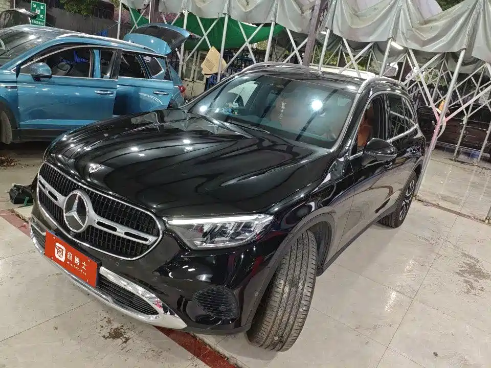 Mercedes-Benz GLC 2025