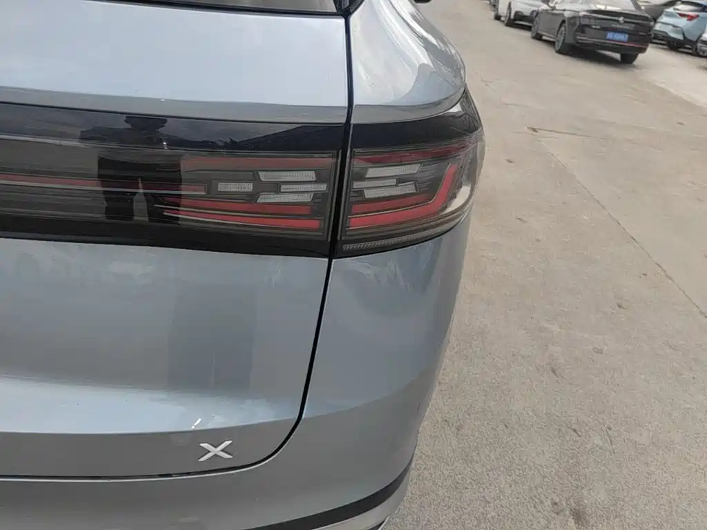 Volkswagen ID.4 X — миниатюра 8