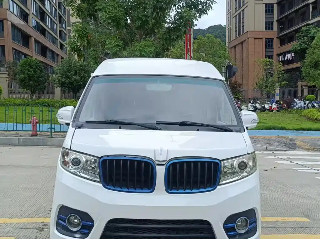 Yuan Cheng Yuan Cheng E5 — миниатюра 2