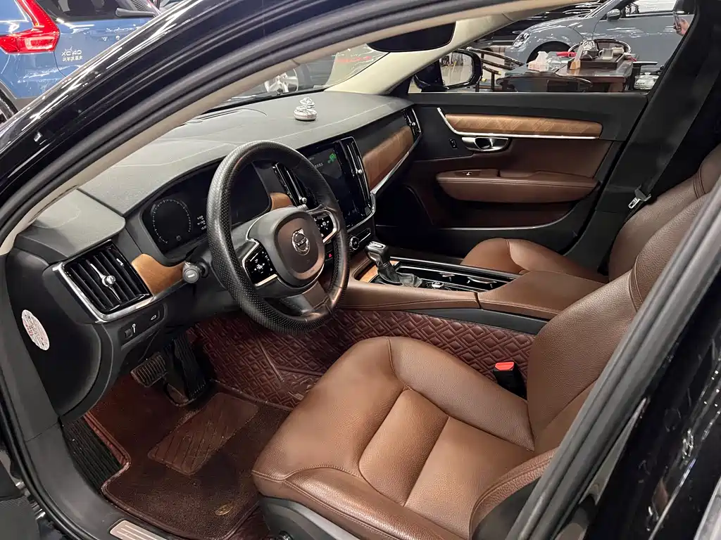 Volvo S90 2019 T5