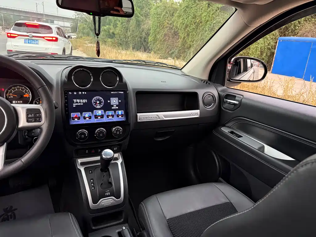 Jeep Compass (Import) — миниатюра 13